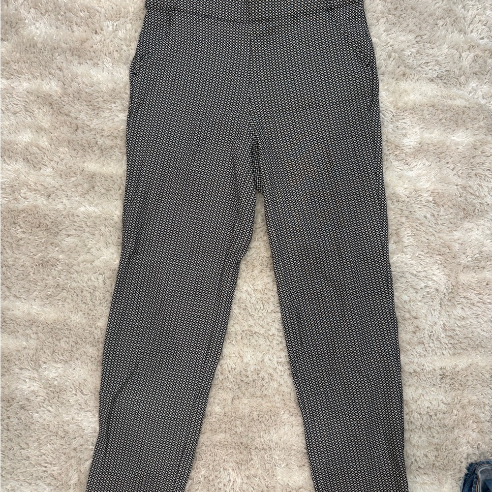Max Studio Black and White Cropped Pants